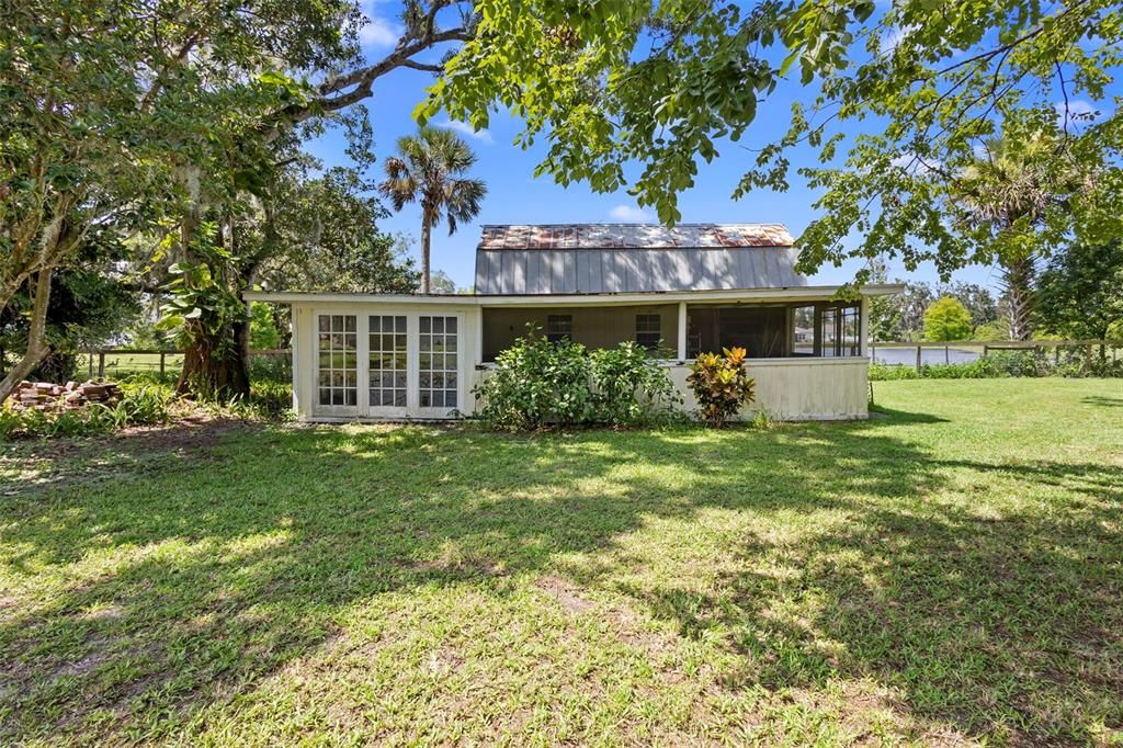Backyard, Exterior