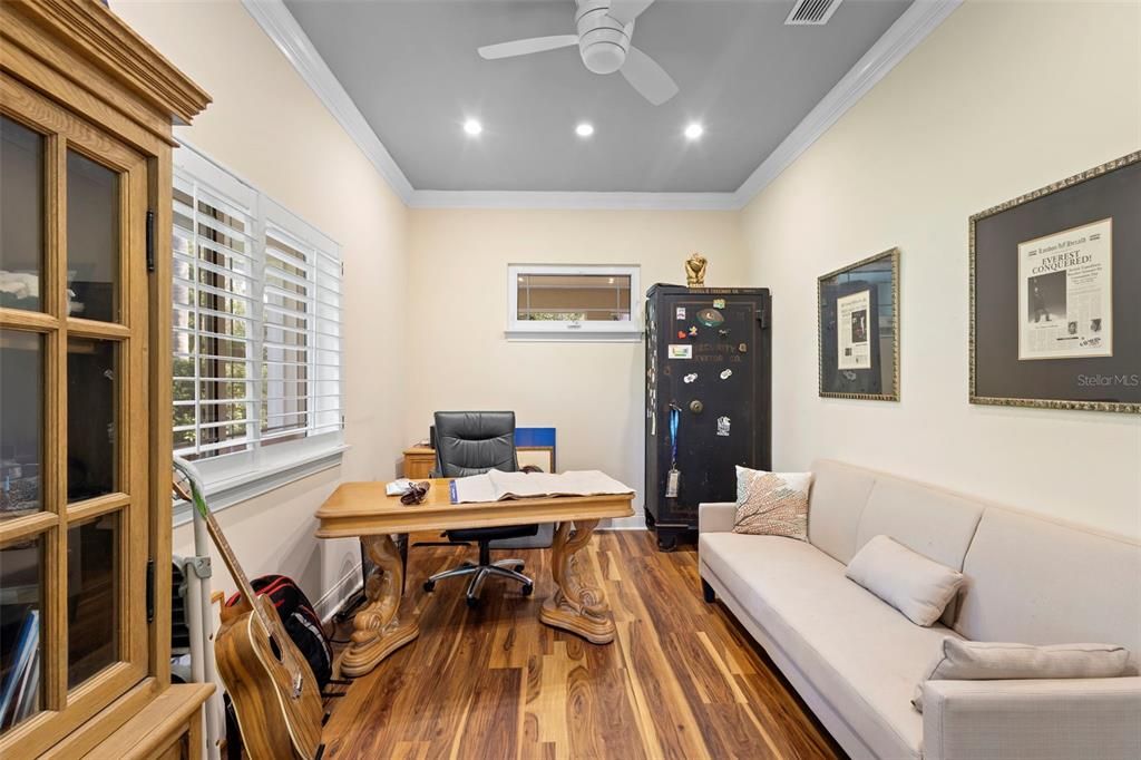 Home Office, Interior, Recessed Lighting, Wood Texture Flooring