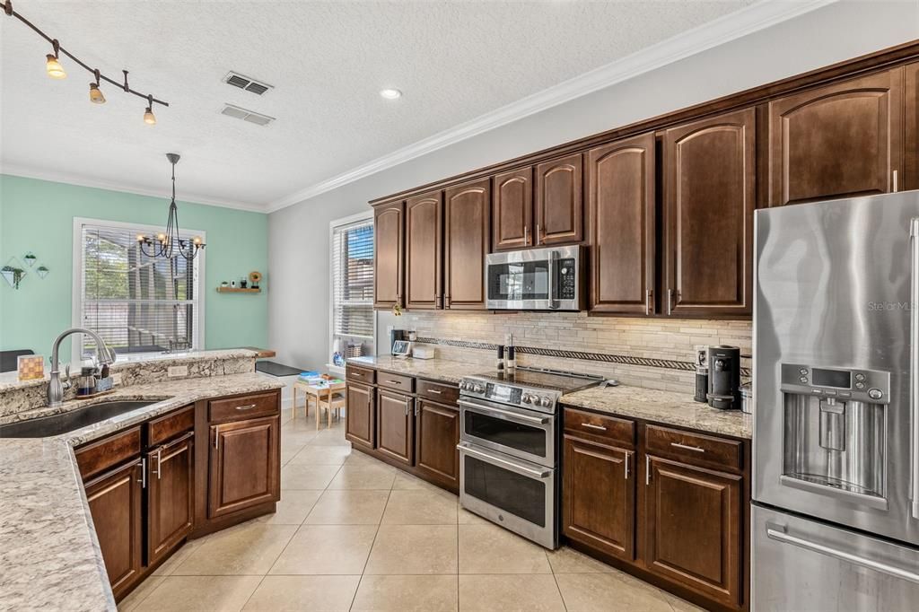 Chandelier, Interior, Kitchen, Recessed Lighting, Stainless Steel Appliances