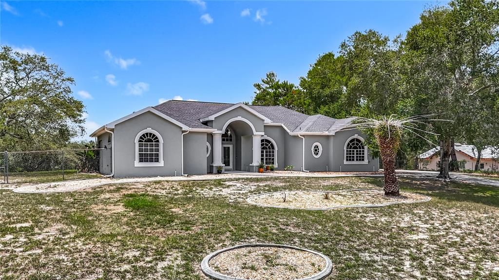 Backyard, Exterior, Facade, Ranch