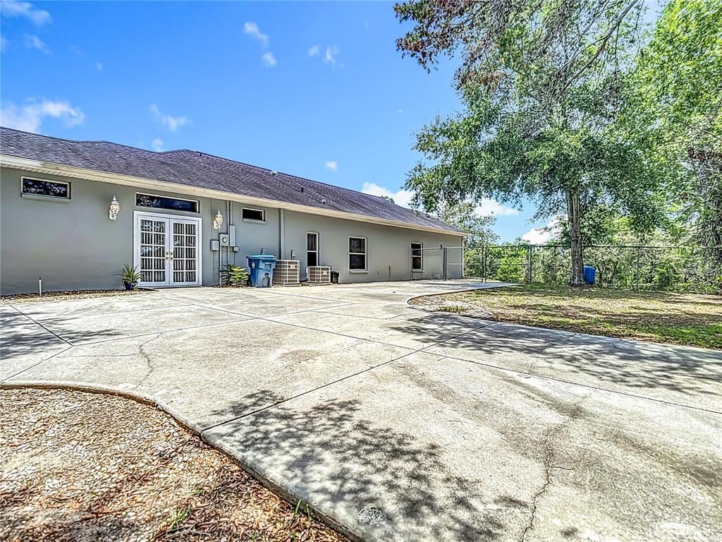 Backyard, Exterior