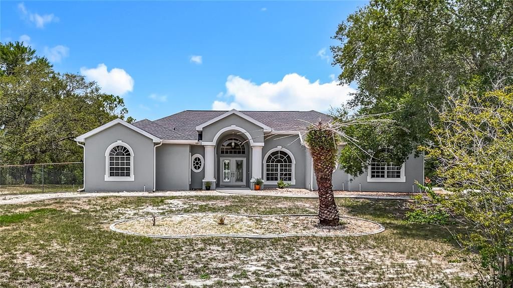 Backyard, Exterior, Facade, Ranch