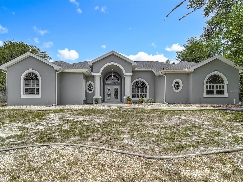 Backyard, Exterior, Facade, Ranch