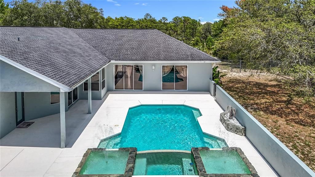 Exterior, Pool