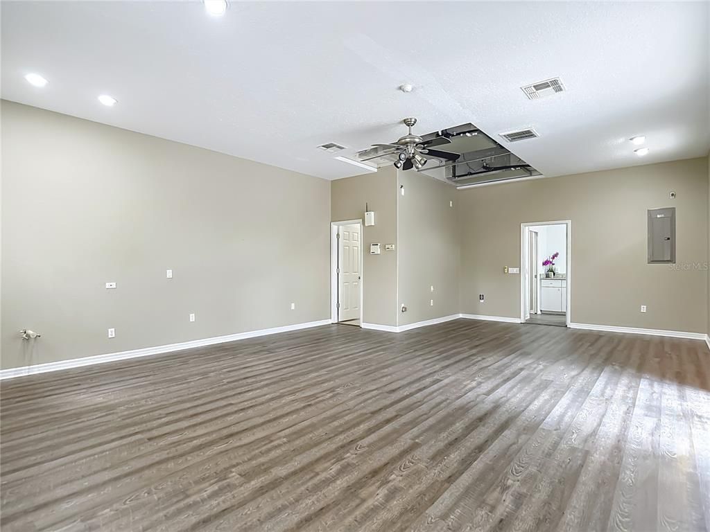 Empty room, Interior, Recessed Lighting, Wood Texture Flooring