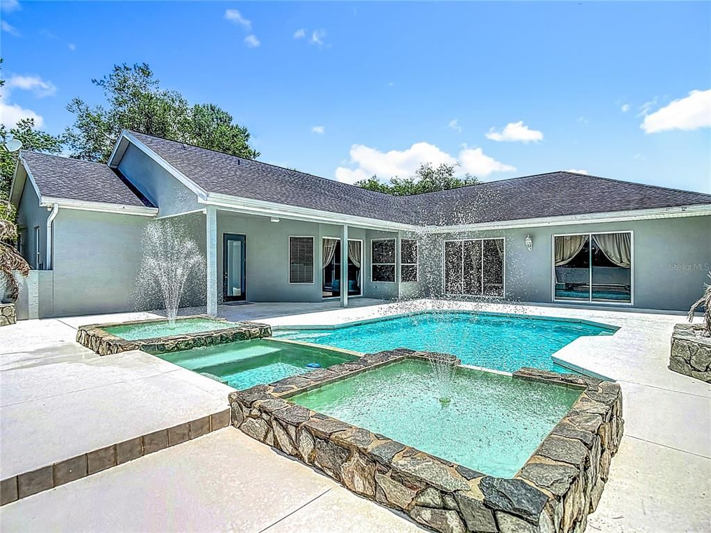 Exterior, Pool