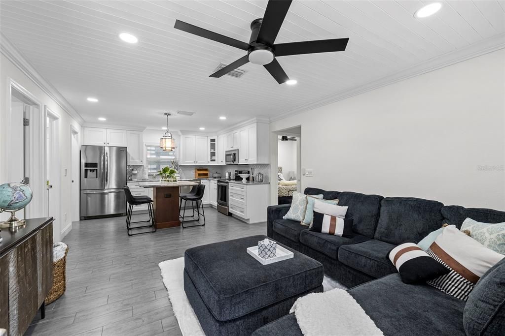 Interior, Kitchen, Living room, Pendant Lights, Recessed Lighting, Stainless Steel Appliances, Wood Texture Flooring