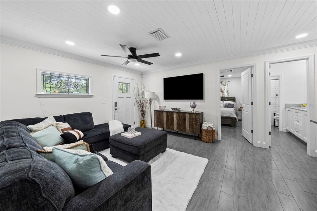 Interior, Living room, Recessed Lighting, Wood Texture Flooring