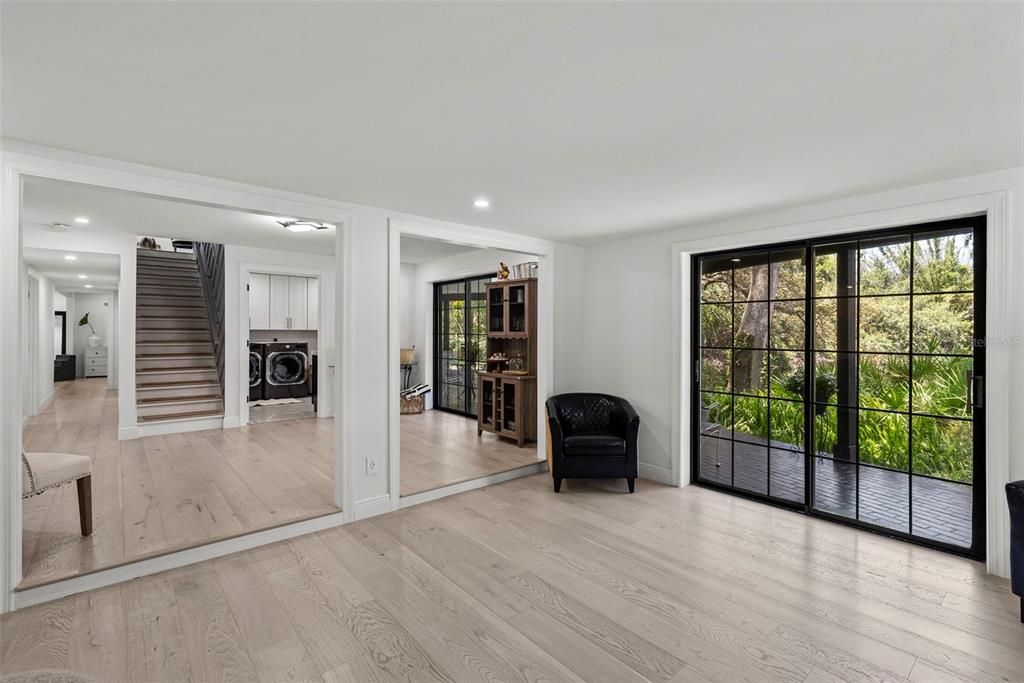 Interior, Recessed Lighting, Washer, Wood Texture Flooring