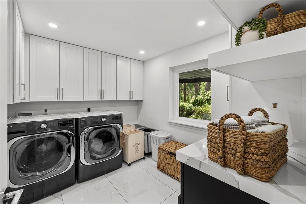 Interior, Marble, Recessed Lighting, Washer