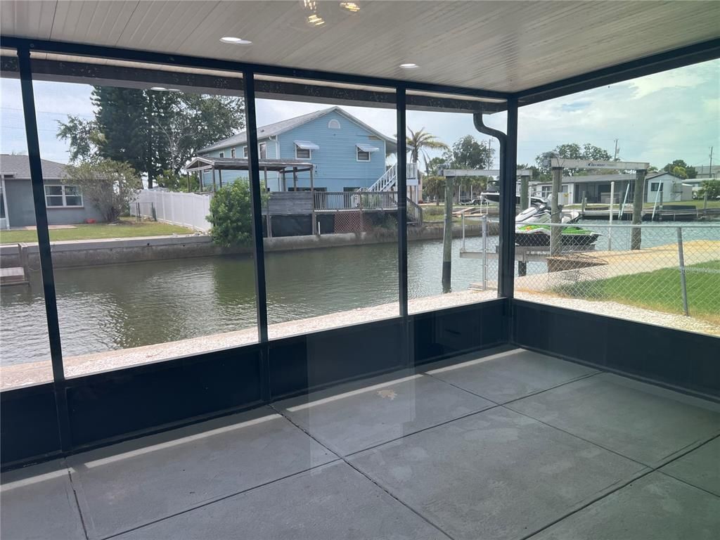 Interior, Sun Room, Water