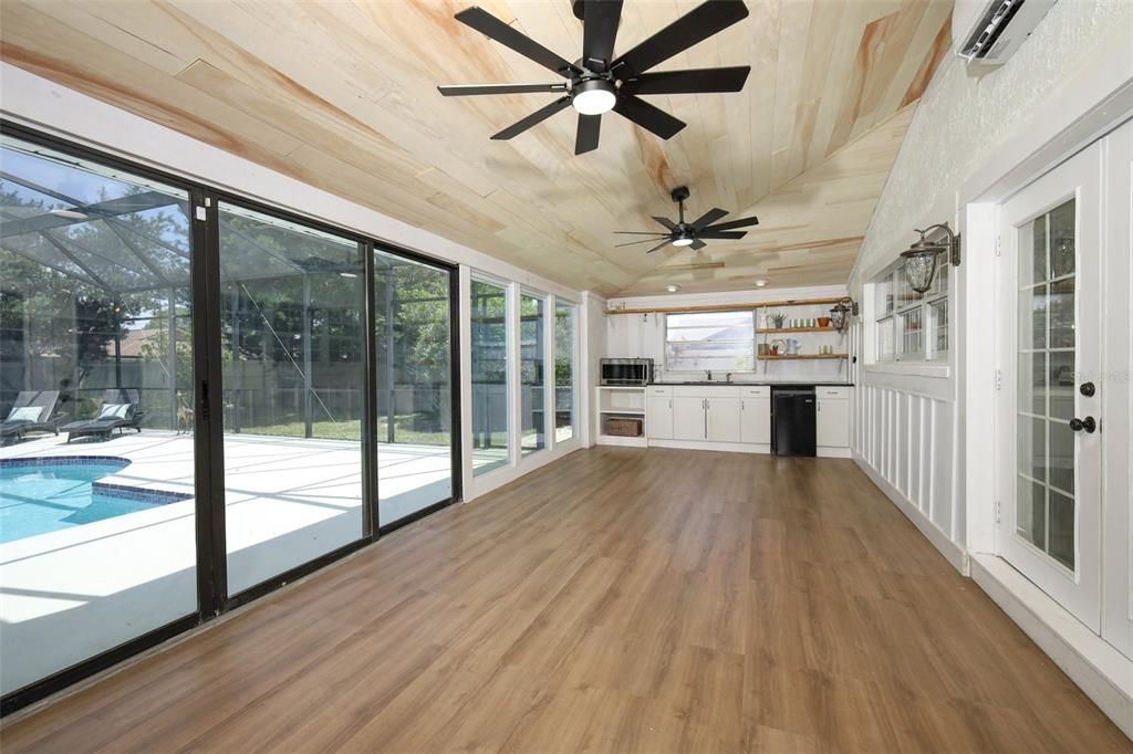 Interior, Sun Room, Wood Texture Flooring