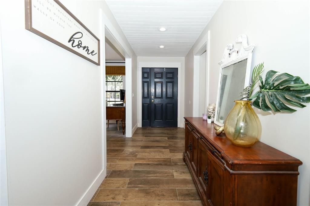 Interior, Recessed Lighting, Wood Texture Flooring