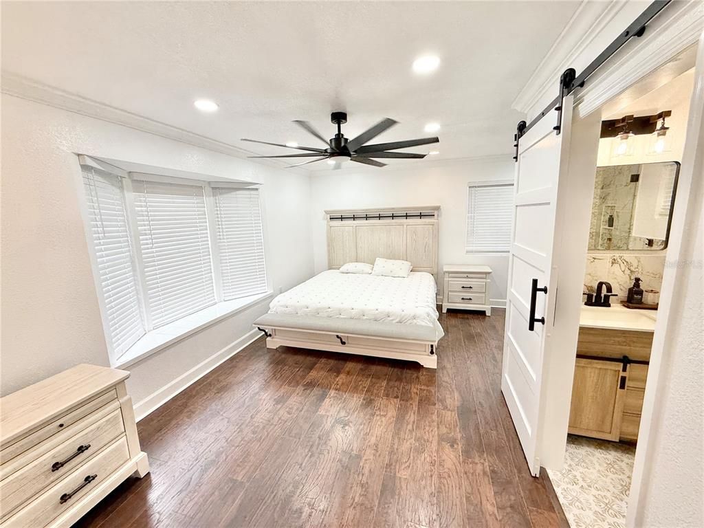 Bathroom, Bedroom, Interior, Recessed Lighting, Wood Texture Flooring