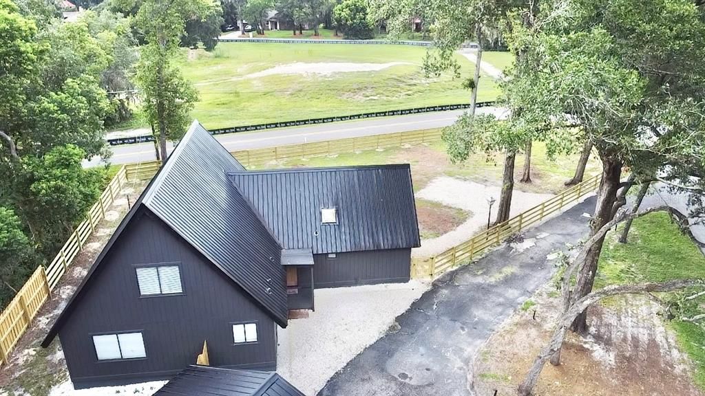 Exterior, Drone