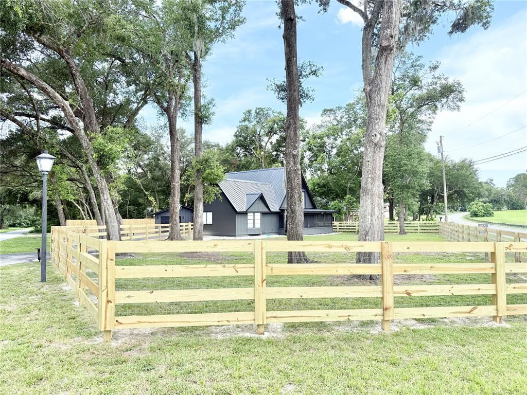 Backyard, Exterior