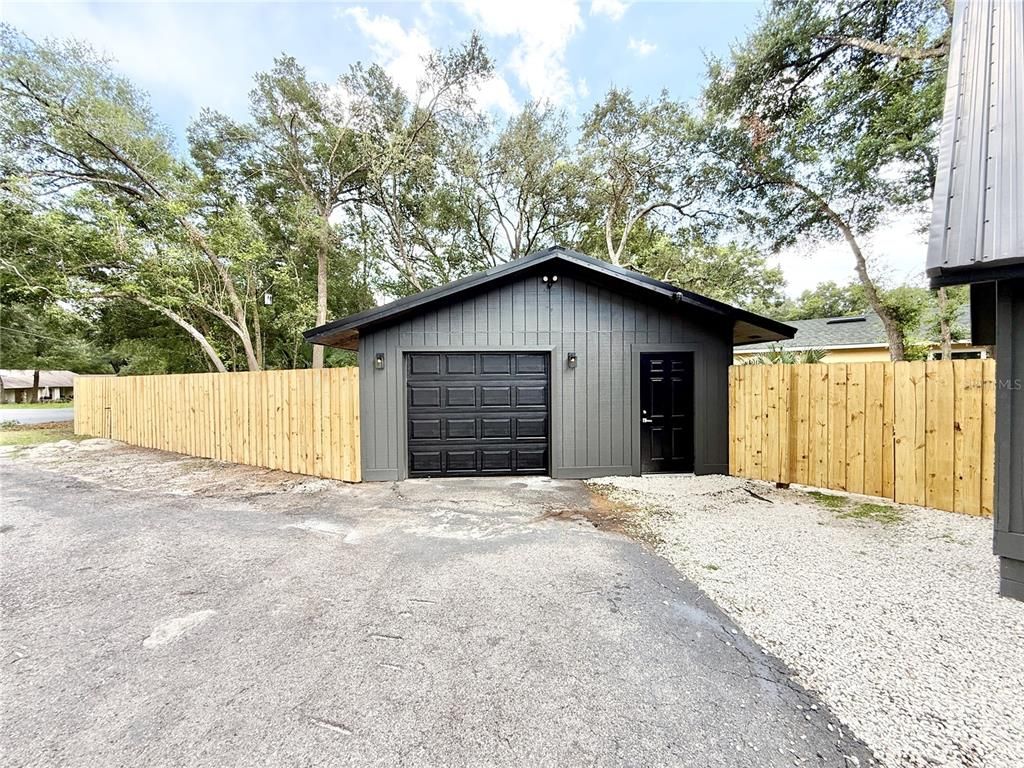 Detached Garage, Exterior