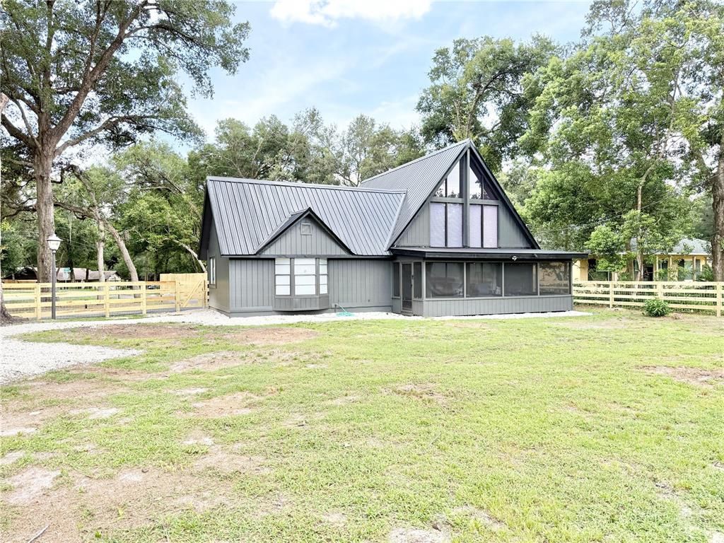Backyard, Exterior