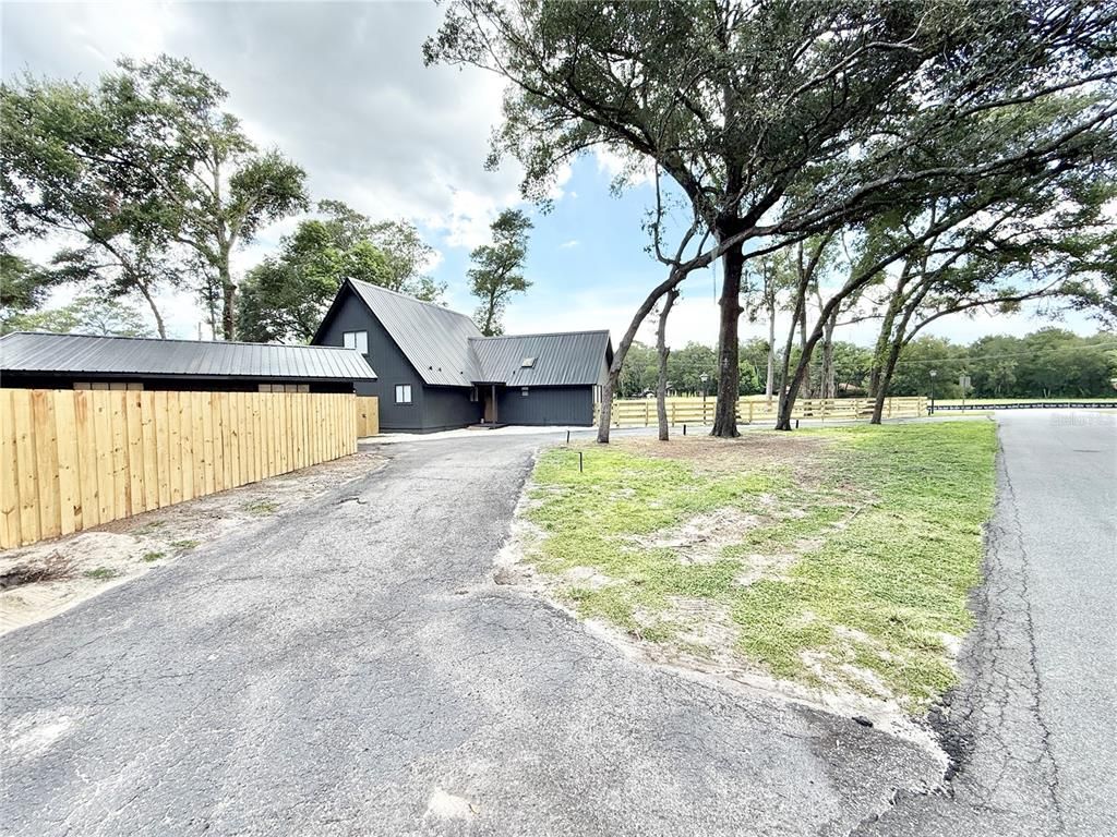 Backyard, Exterior