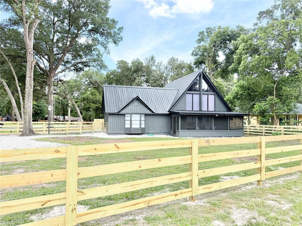 Backyard, Exterior