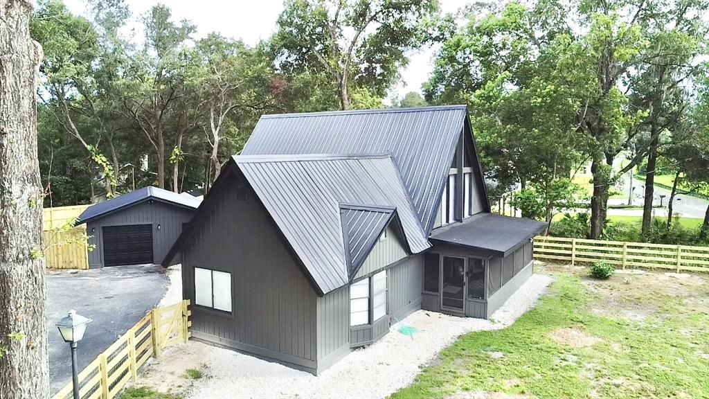 Detached Garage, Exterior