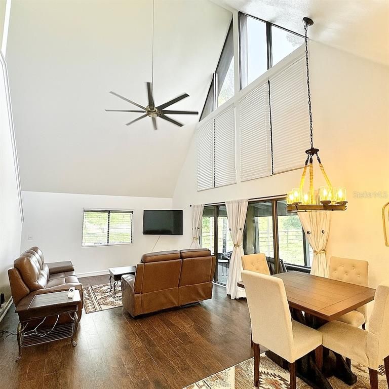 Chandelier, Dining room, Interior, Living room, Pendant Lights, Wood Texture Flooring