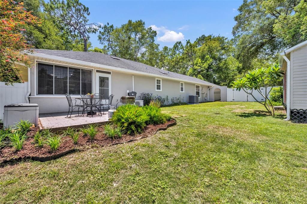 Backyard, Exterior