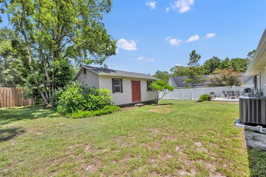 Backyard, Exterior