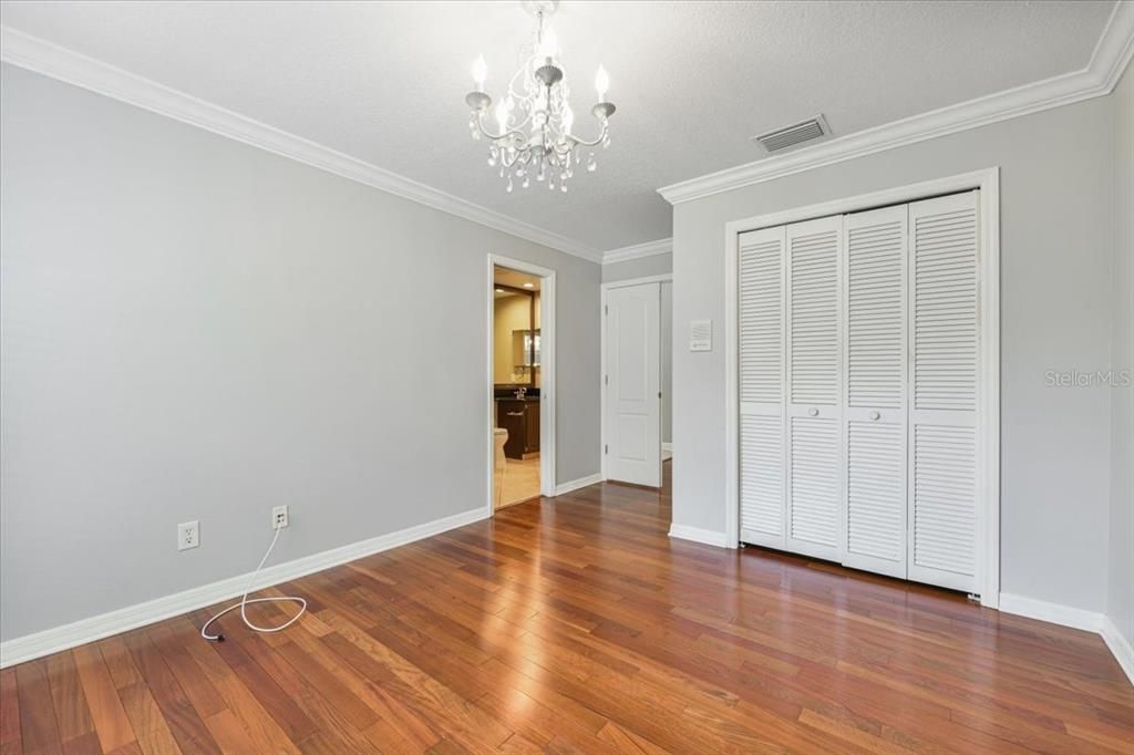 Chandelier, Empty room, Interior, Wood Texture Flooring