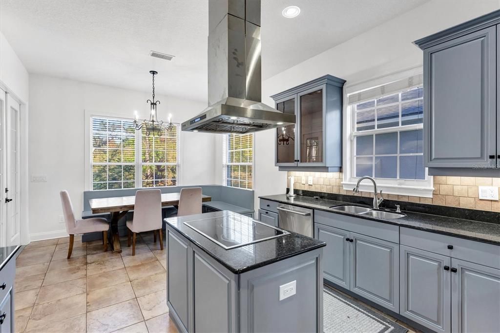 Chandelier, Dining room, Interior, Kitchen, Recessed Lighting, Stainless Steel Appliances