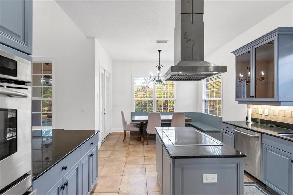 Chandelier, Dining room, Interior, Kitchen, Pendant Lights, Stainless Steel Appliances