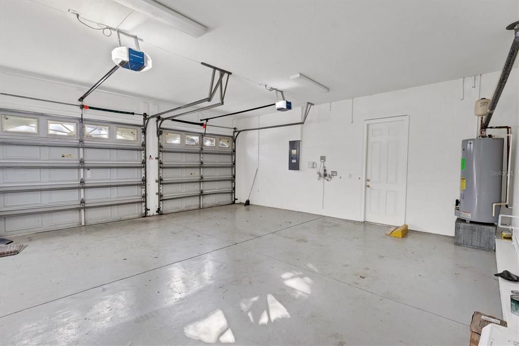 Garage, Interior