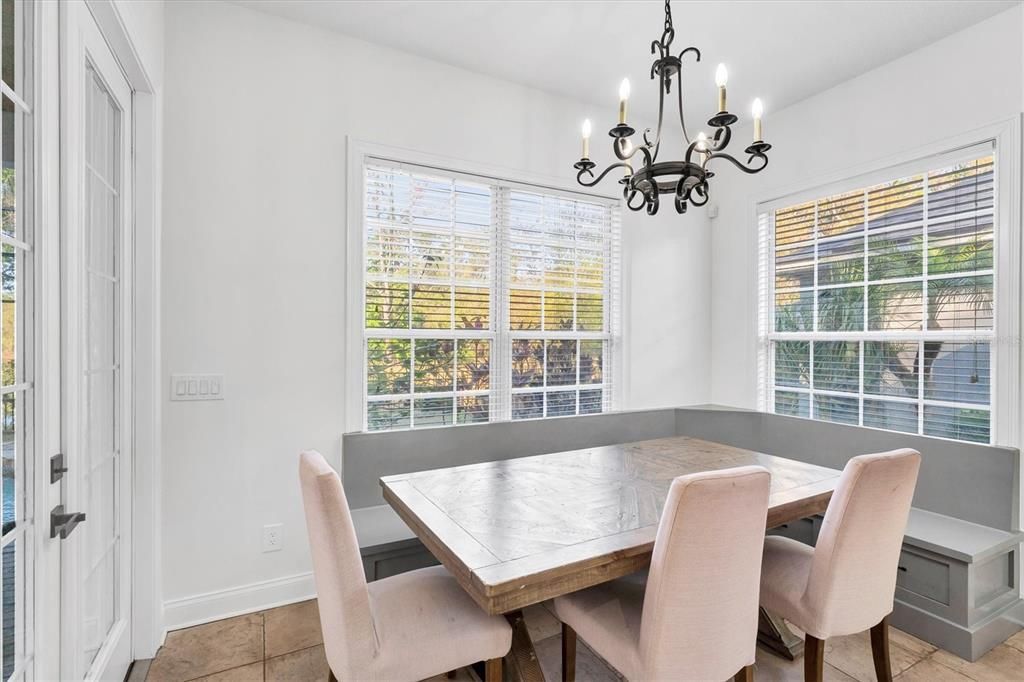 Chandelier, Dining room, Interior