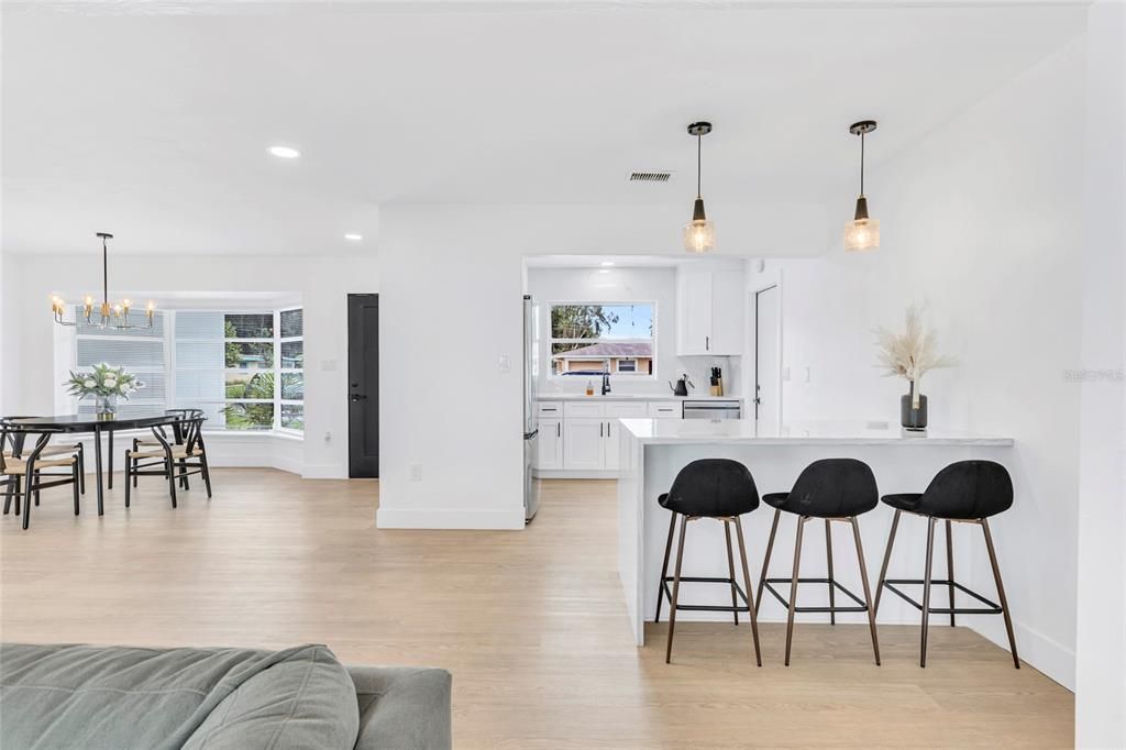 Dining room, Interior, Kitchen, Pendant Lights, Recessed Lighting, Wood Texture Flooring