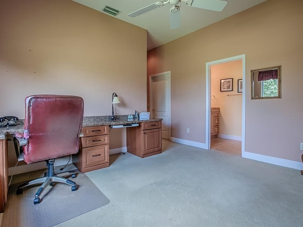 Home Office, Interior