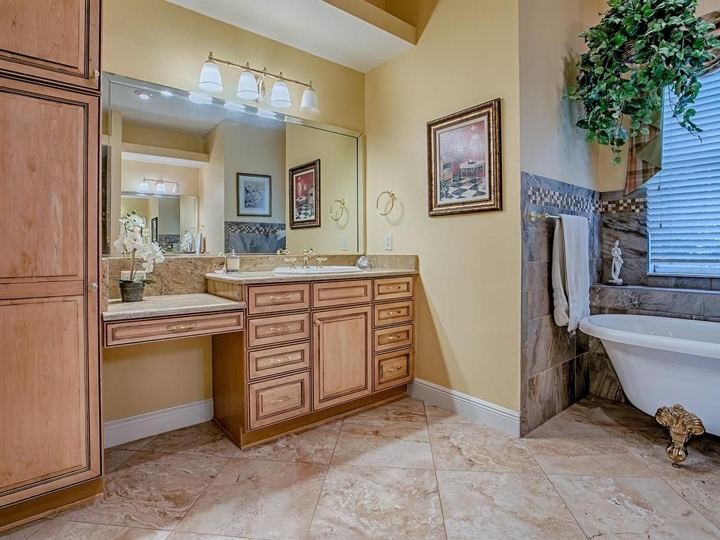 Bathroom, Free Standing Baths, Interior