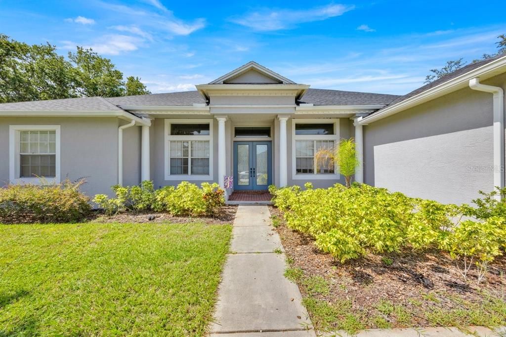 Exterior, Facade, Ranch