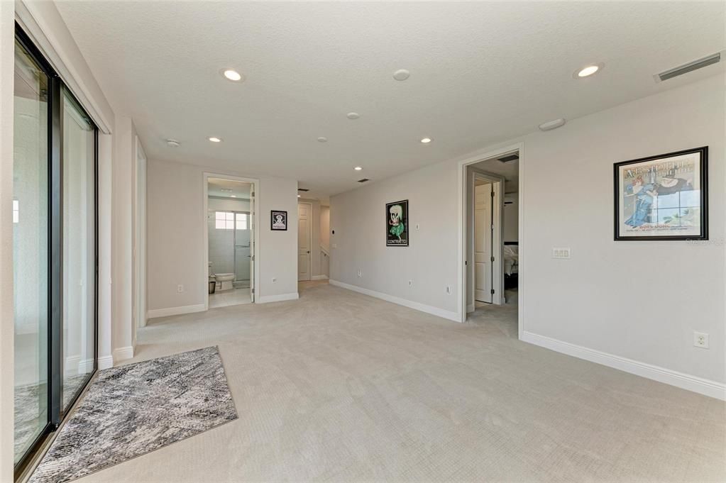 Empty room, Interior, Recessed Lighting