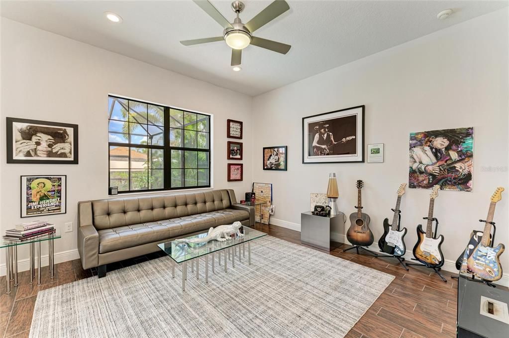 Interior, Living room, Recessed Lighting, Wood Texture Flooring