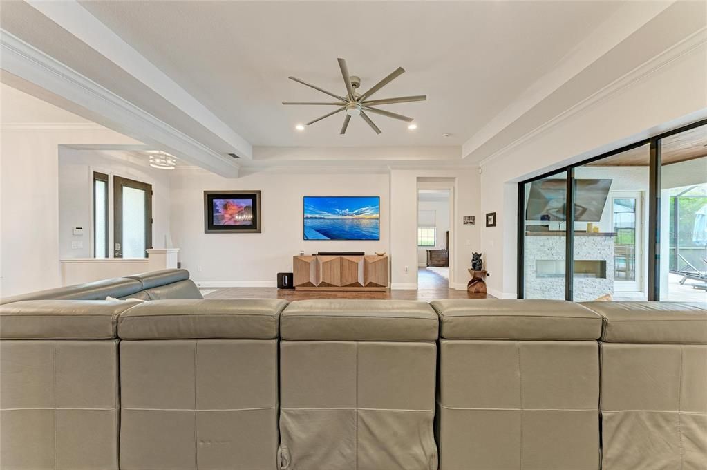 Interior, Living room, Pendant Lights, Recessed Lighting