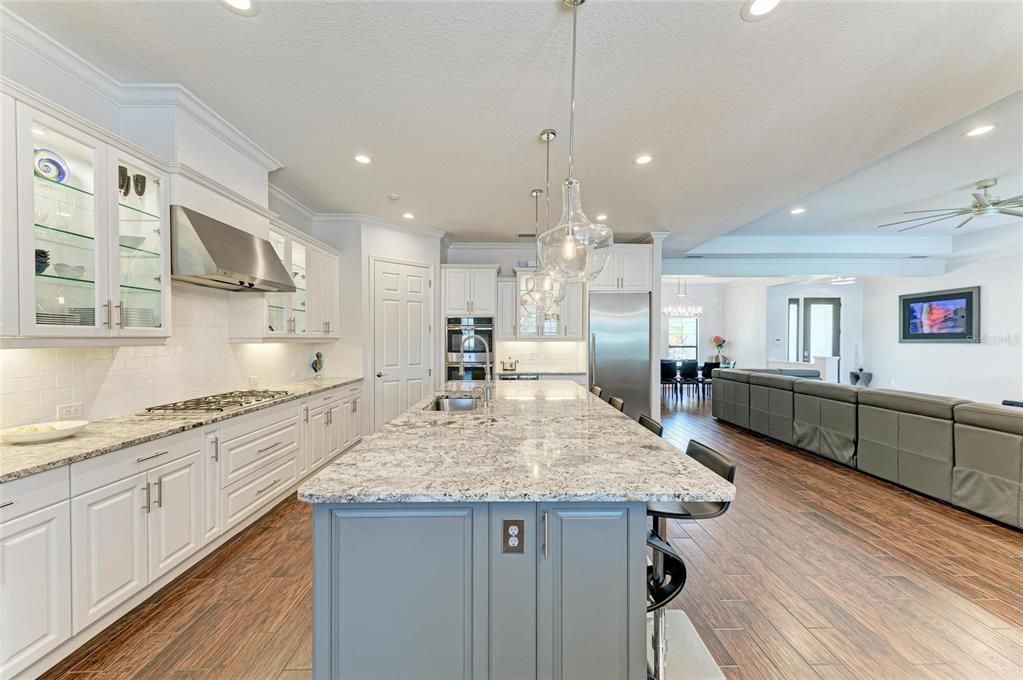Interior, Kitchen, Living room, Pendant Lights, Recessed Lighting, Stainless Steel Appliances, Wood Texture Flooring