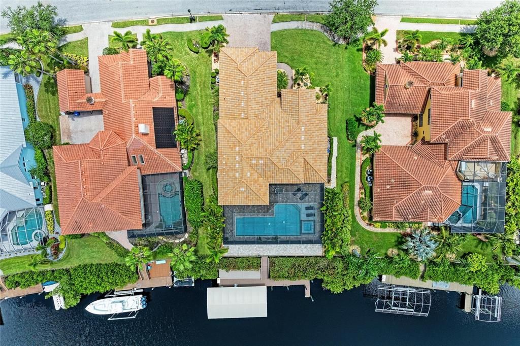 Exterior, Drone