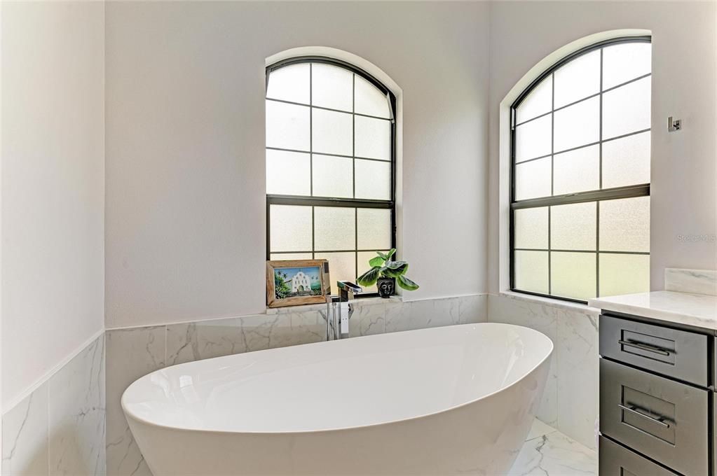 Bathroom, Free Standing Baths, Interior, Marble, Marble Walls
