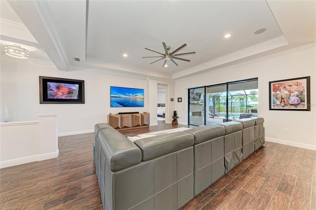 Interior, Living room, Pendant Lights, Recessed Lighting, Wood Texture Flooring