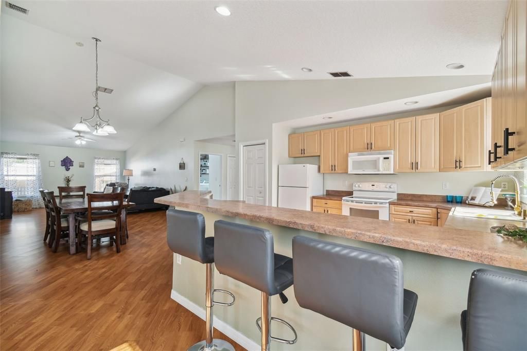 Chandelier, Dining room, Interior, Kitchen, Pendant Lights, Recessed Lighting, Wood Texture Flooring