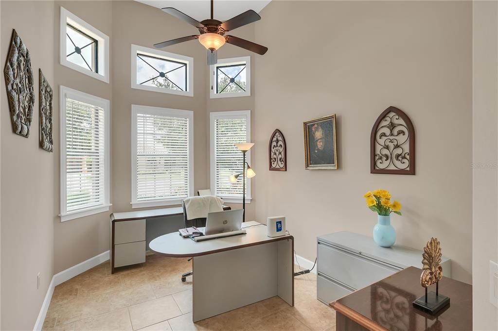 Home Office, Interior