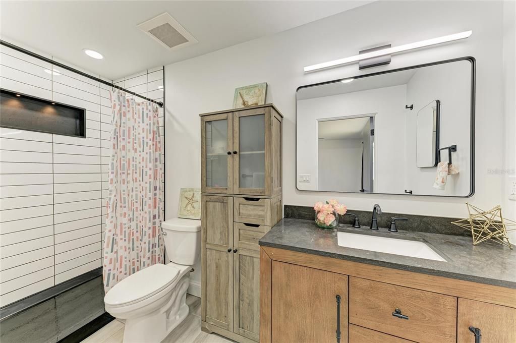 Bathroom, Interior, Recessed Lighting