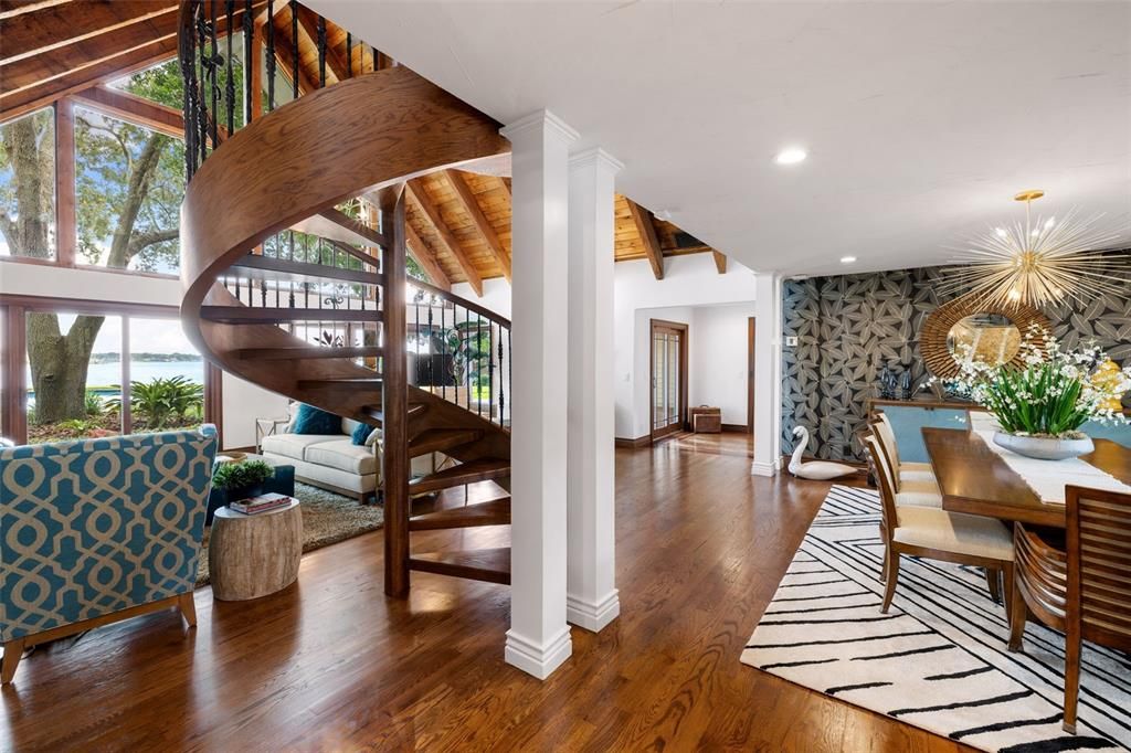 Dining room, Interior, Pendant Lights, Recessed Lighting, Wooden Beams, Wooden Ceilings, Wood Texture Flooring
