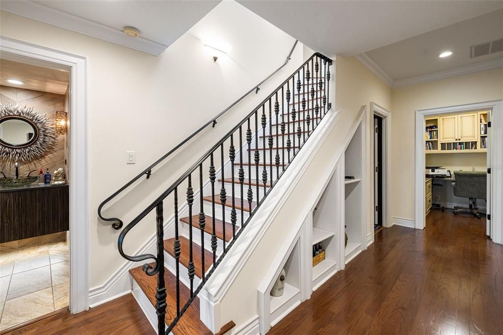 Home Office, Interior, Recessed Lighting, Wood Texture Flooring