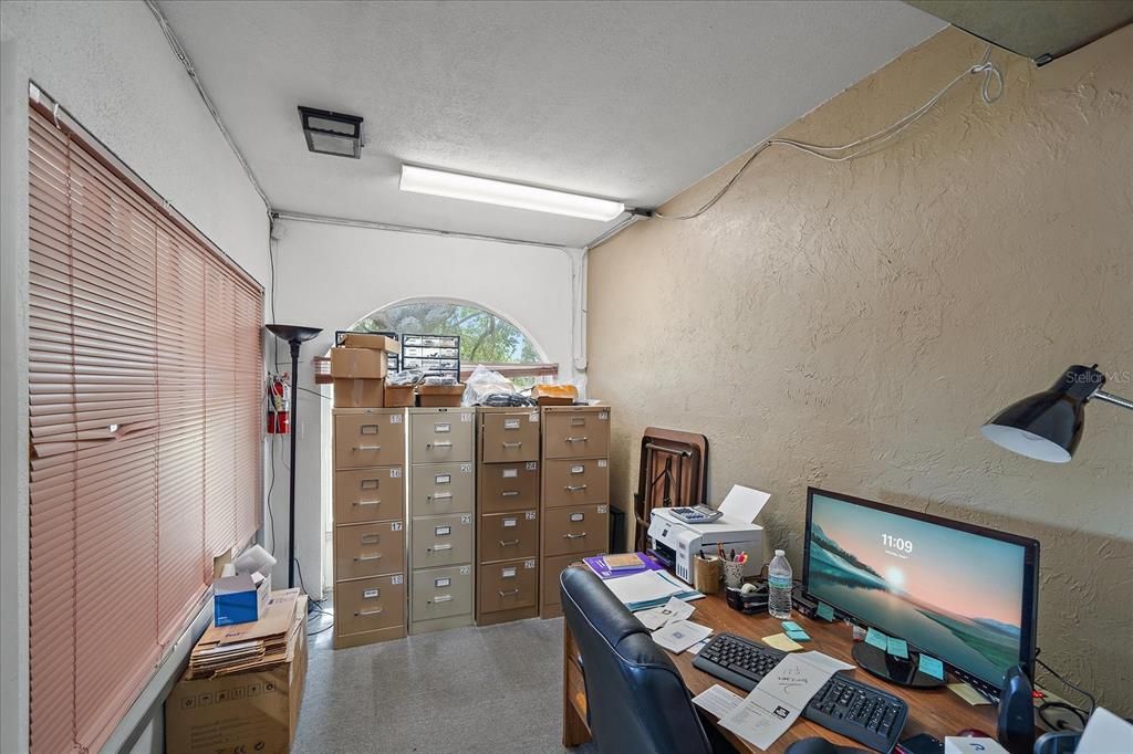 Home Office, Interior